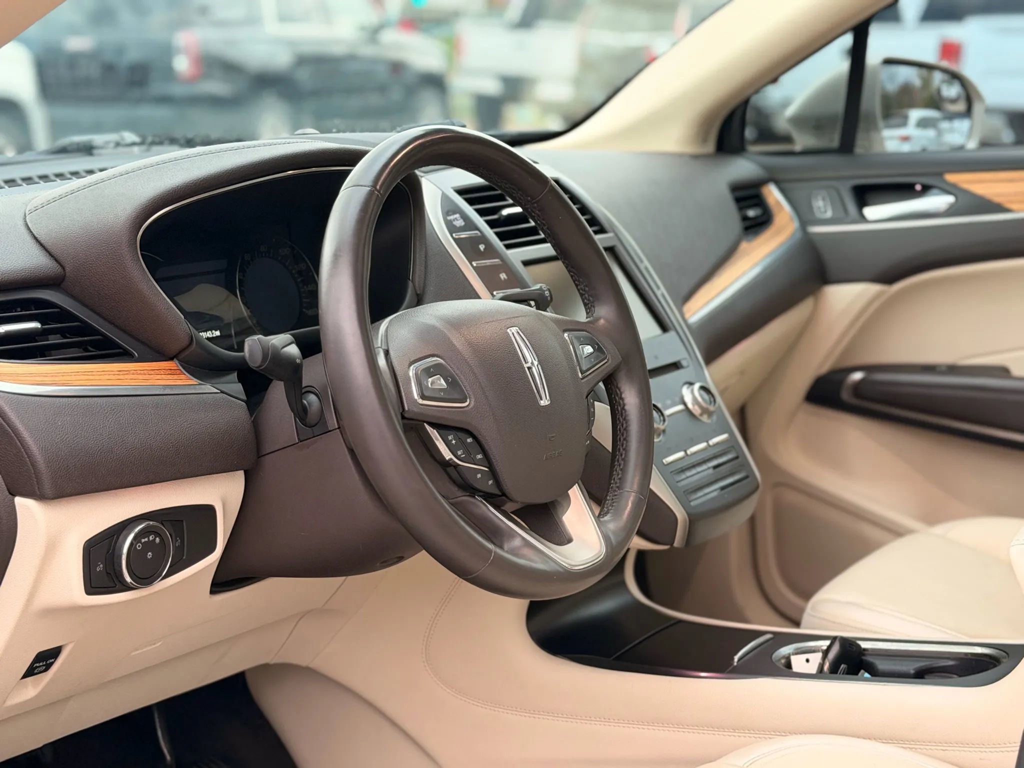 Used 2015 Lincoln MKC FWD w/ Equipment Group 101A Select image 21