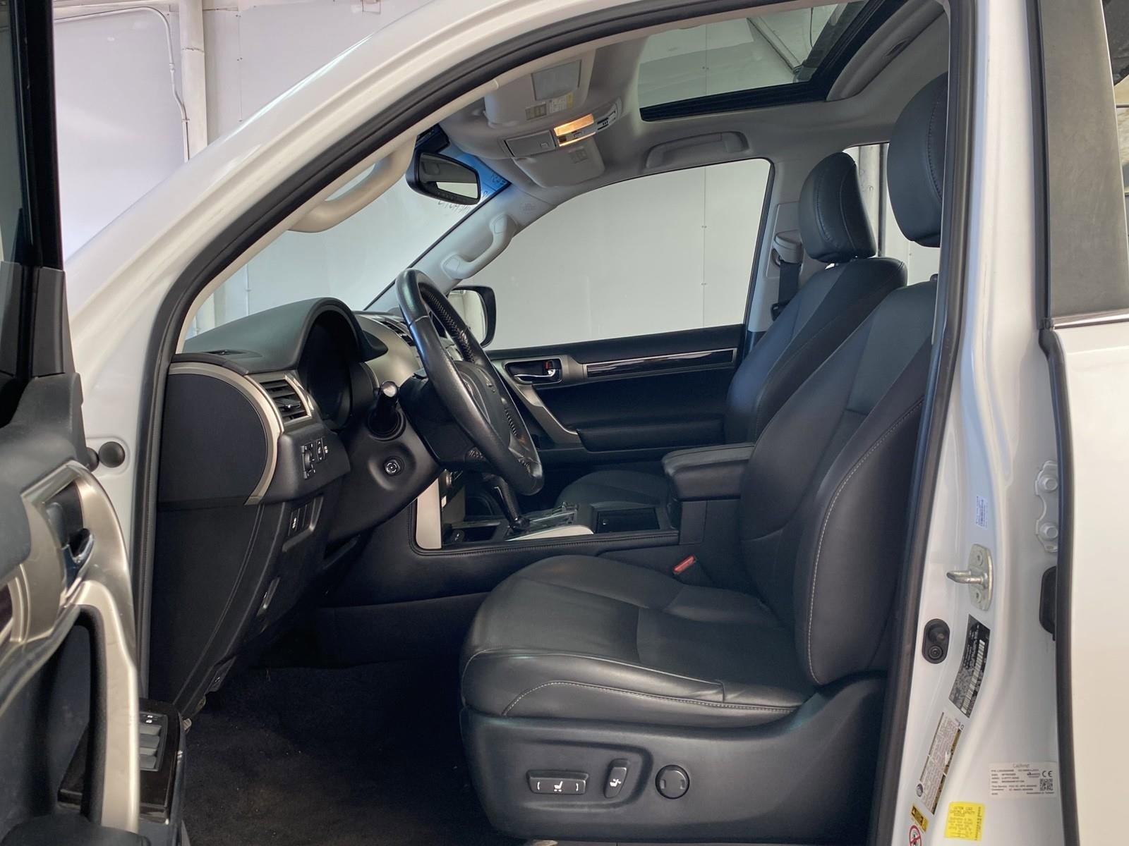 Used 2018 Lexus GX 460 w/ Navigation Package AWD/4WD image 23