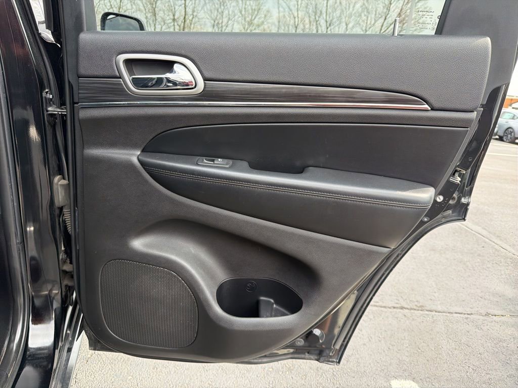 Used 2019 Jeep Grand Cherokee Limited w/ Luxury Group II image 24