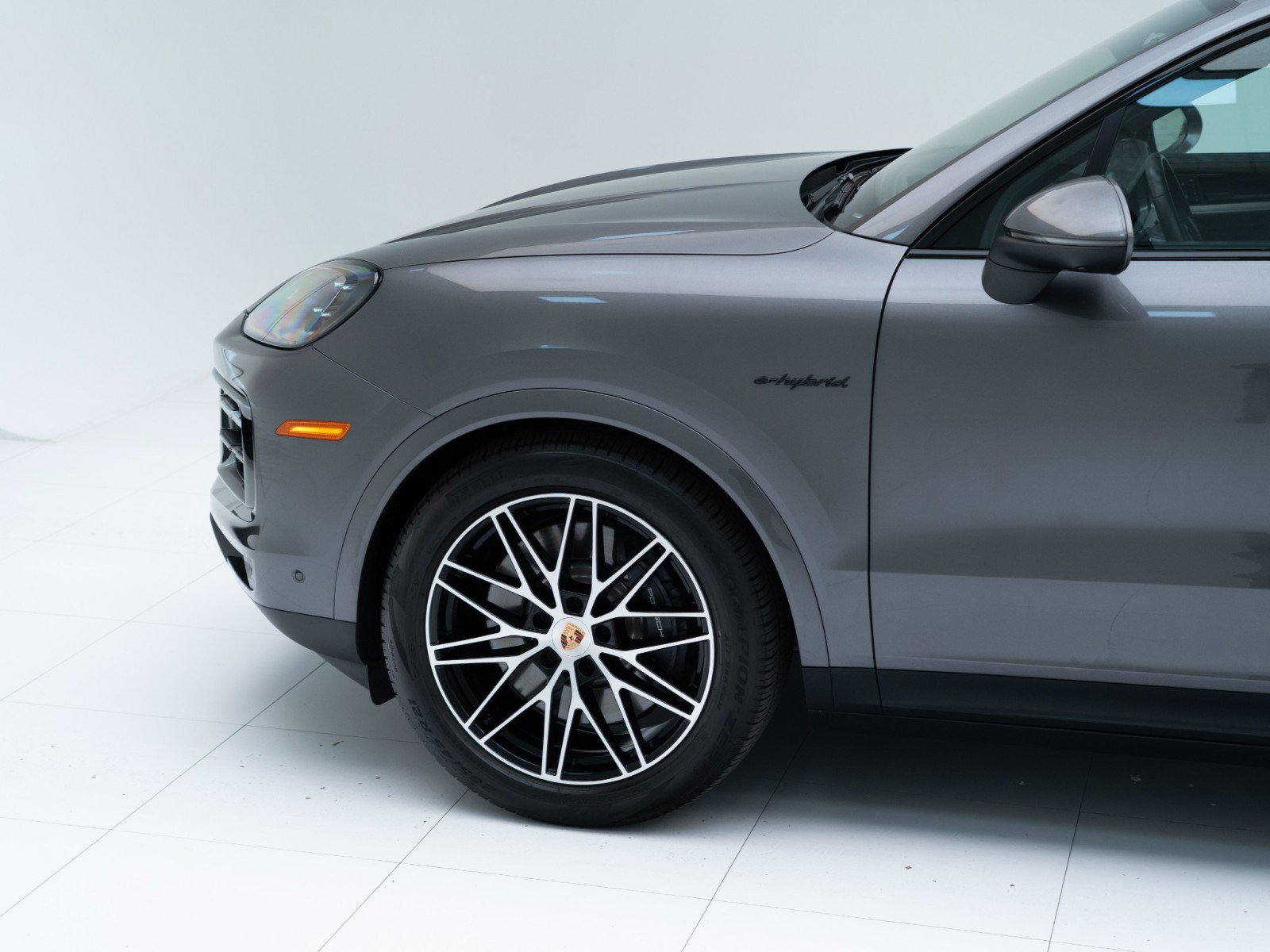 Certified 2025 Porsche Cayenne GTS AWD/4WD image 11