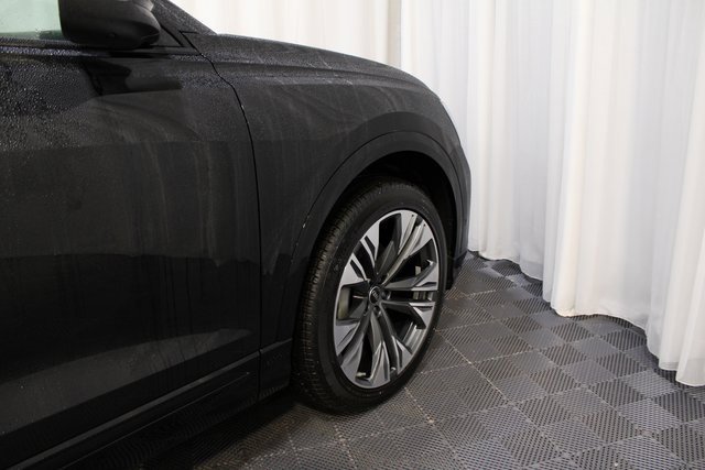 New 2025 Audi Q8 Premium image 28