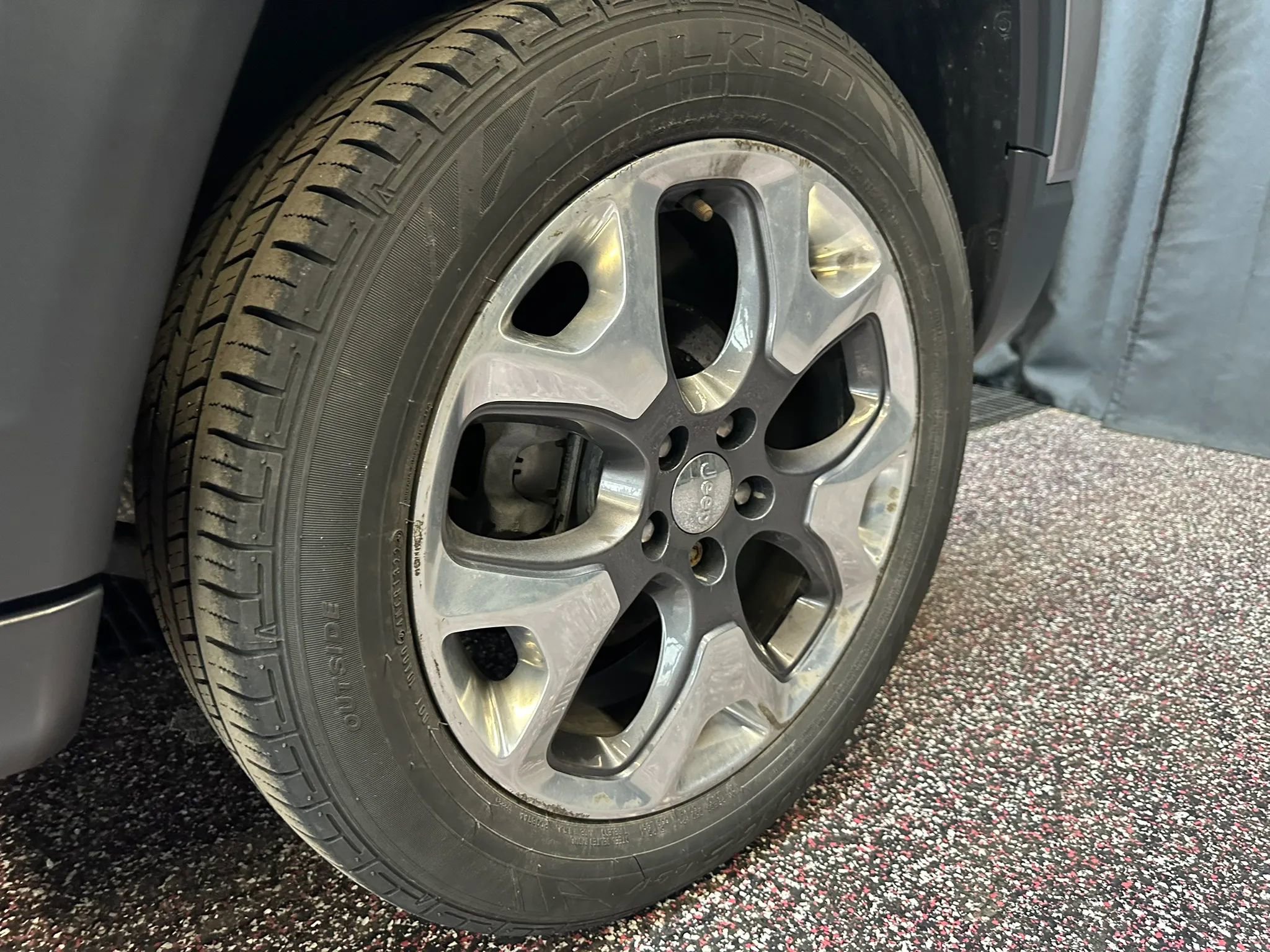 Used 2018 Jeep Compass Limited image 24