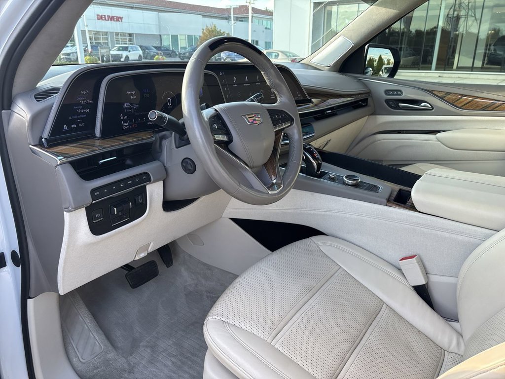 Used 2023 Cadillac Escalade ESV Sport Platinum AWD/4WD image 13