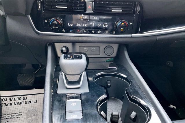 Used 2024 Nissan Rogue SL w/ SL Premium Package image 24