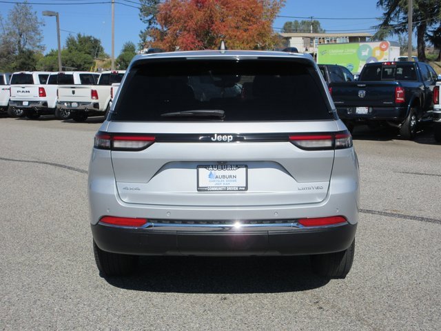 Used 2024 Jeep Grand Cherokee Limited image 6