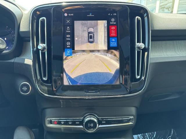 Certified 2025 Volvo XC40 B5 Plus AWD/4WD image 26