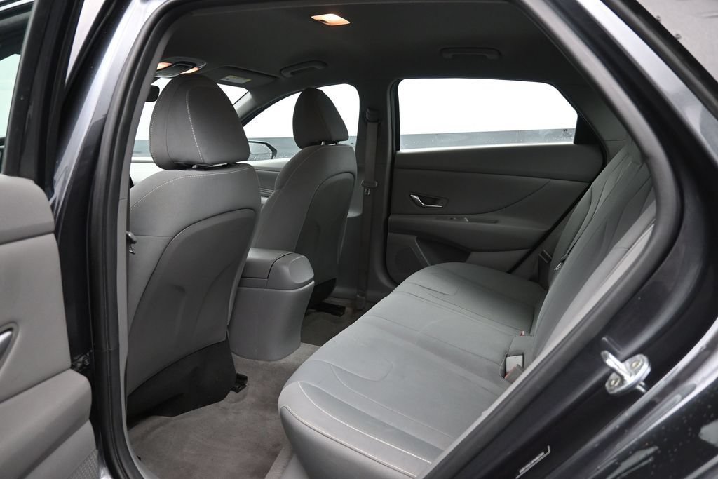 Used 2023 Hyundai Elantra SEL w/ Convenience Package FWD image 25