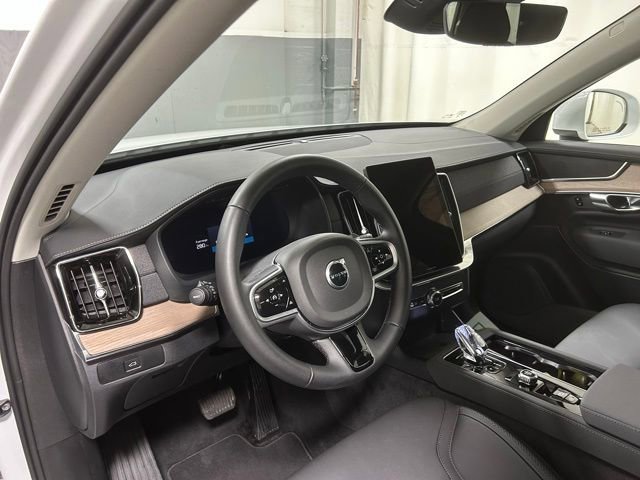 Used 2025 Volvo XC90 B6 Plus AWD/4WD image 11