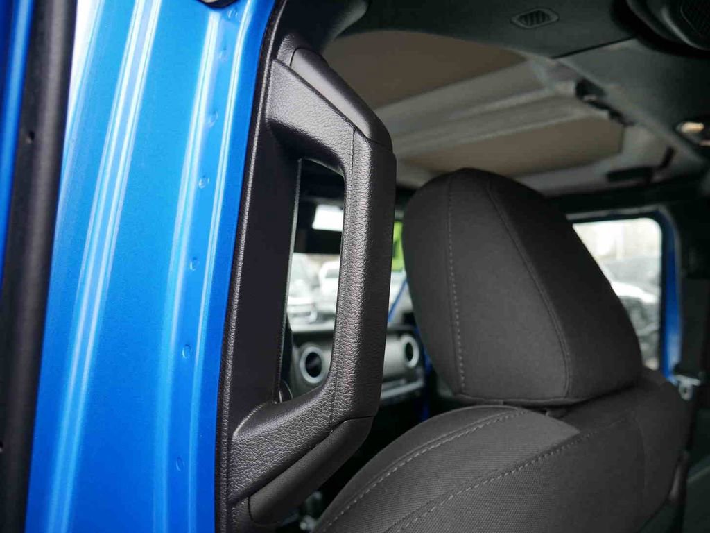 Certified 2021 Jeep Wrangler Unlimited Rubicon 4xe w/ Cold Weather Group image 16