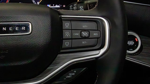 Used 2024 Jeep Wagoneer Series II image 10