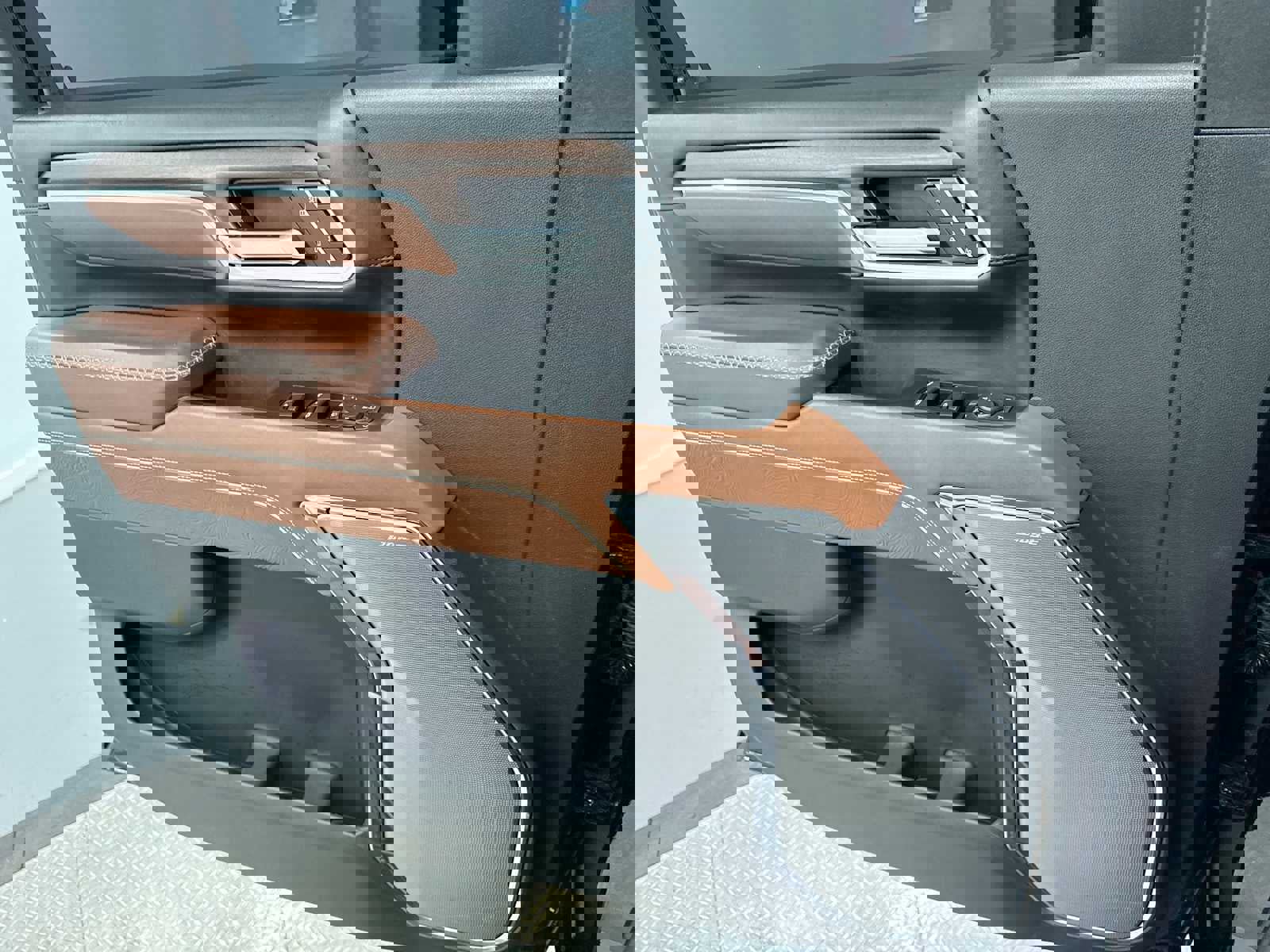 Used 2024 GMC Sierra 2500 Denali Ultimate image 31