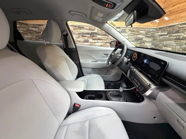 Used 2024 Hyundai Kona SEL AWD/4WD image 17