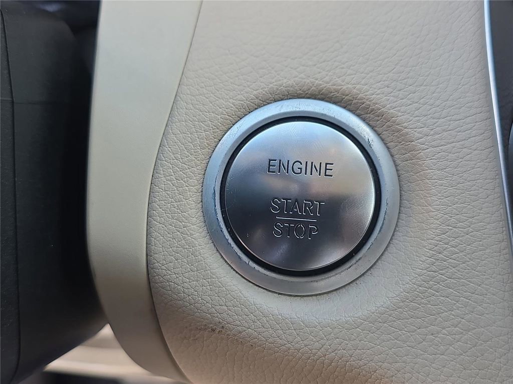 Used 2016 Mercedes-Benz C 300 Sedan image 22