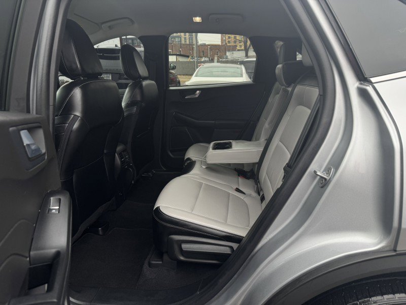 Used 2023 Ford Escape Platinum image 32