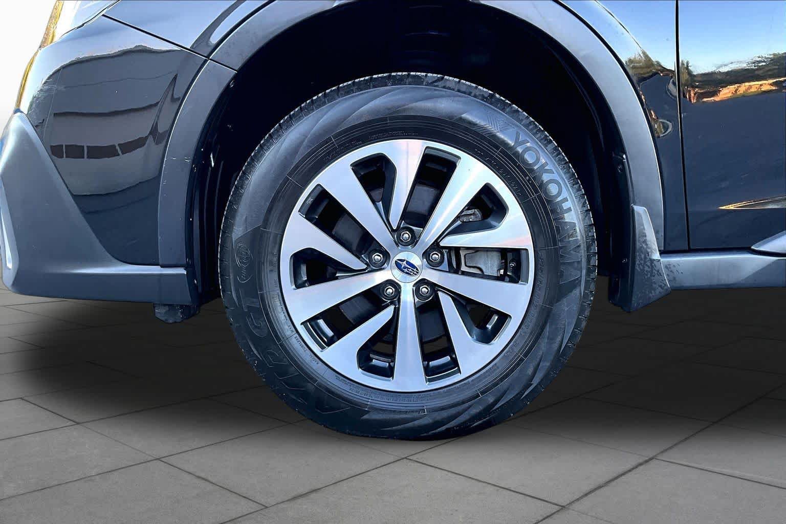 Used 2022 Subaru Outback Premium AWD/4WD image 11