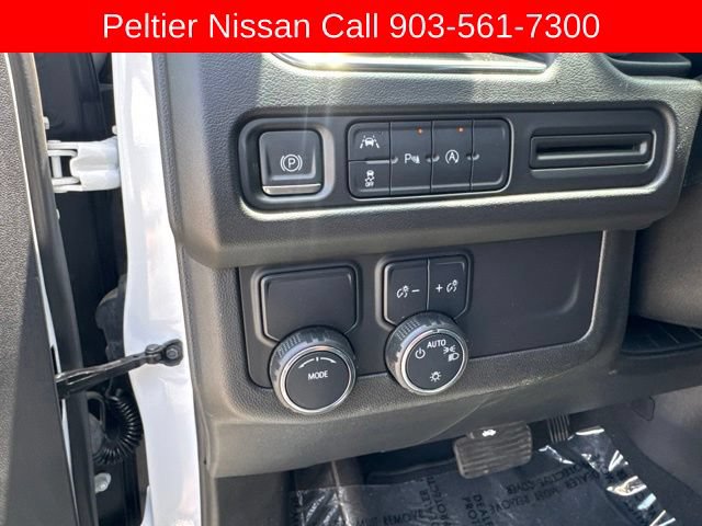 Used 2024 Chevrolet Suburban Premier RWD image 12