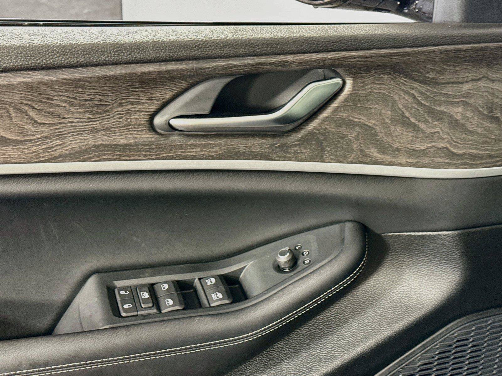 New 2027 Jeep Grand Cherokee Altitude AWD/4WD image 12