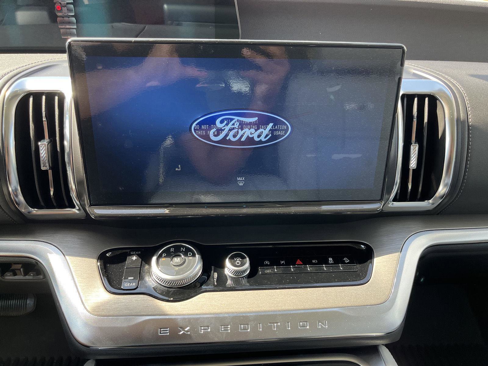 New 2025 Ford Expedition Max Platinum image 19