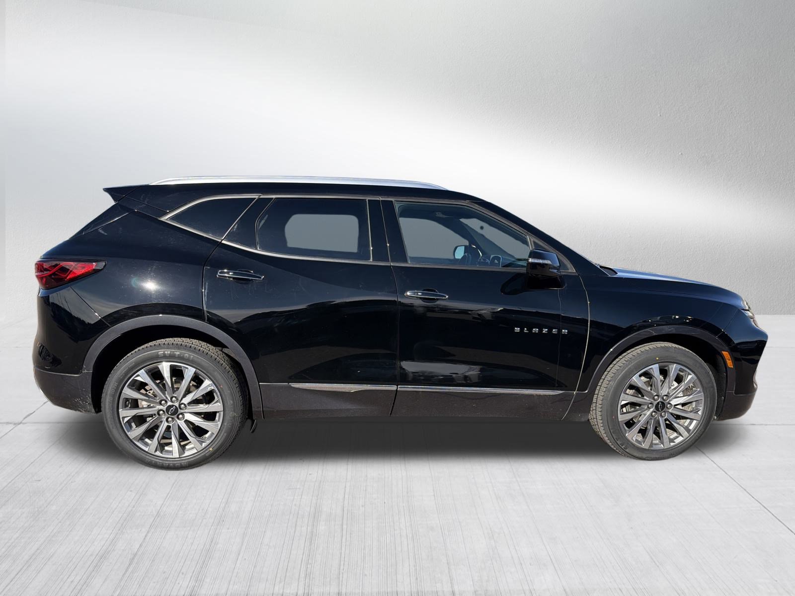 Used 2023 Chevrolet Blazer Premier w/ Driver Confidence II Package image 8