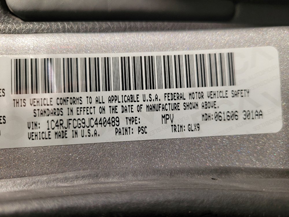 Used 2018 Jeep Grand Cherokee Overland AWD/4WD image 33