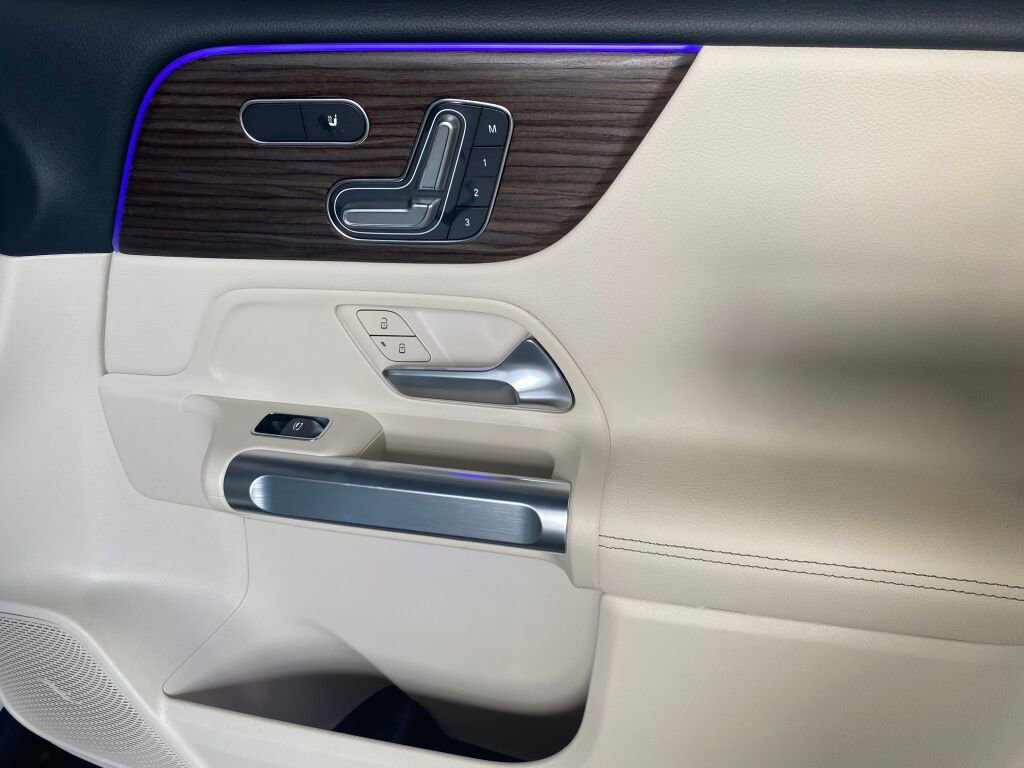 New 2026 Mercedes-Benz GLB 250 4MATIC image 22