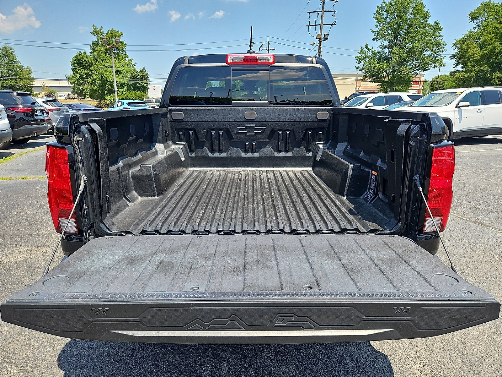 Used 2024 Chevrolet Colorado Trail Boss AWD/4WD image 27