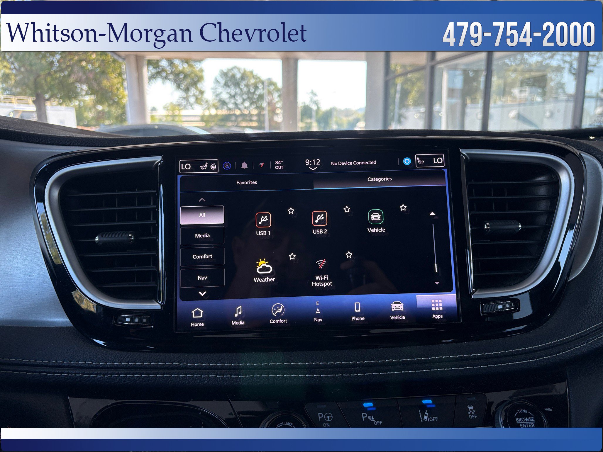 Used 2024 Chrysler Pacifica Premium FWD image 27