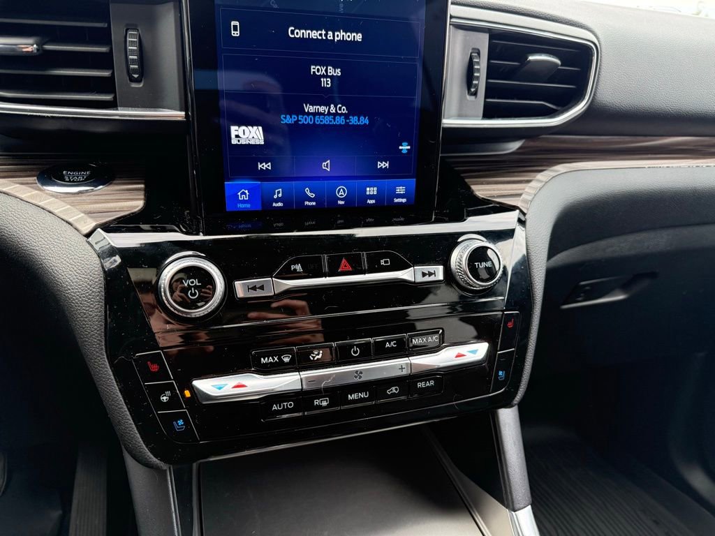 Used 2023 Ford Explorer Limited w/ Limited Technology Package image 12