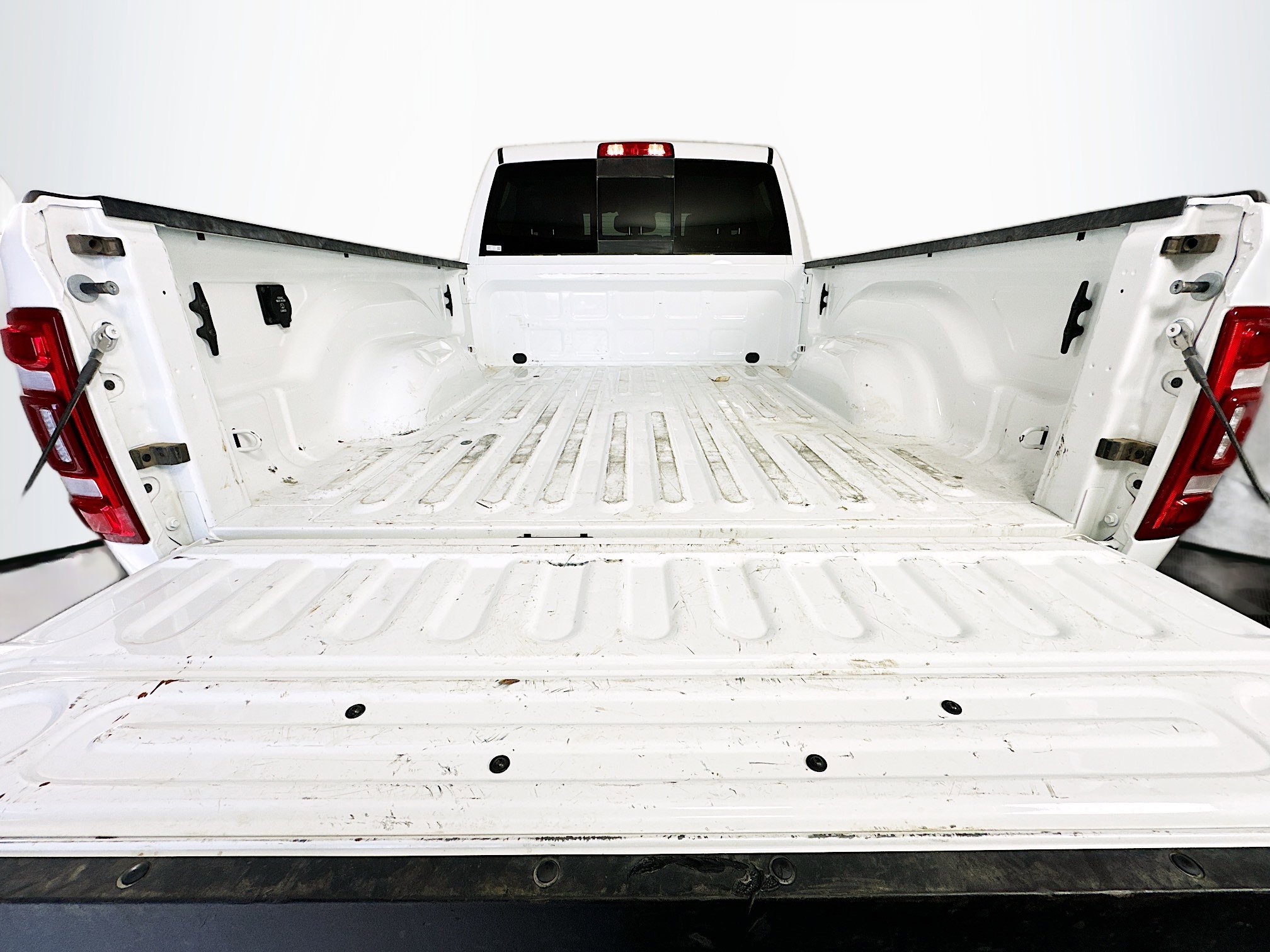 Used 2024 RAM 2500 Laramie w/ Safety Group image 28