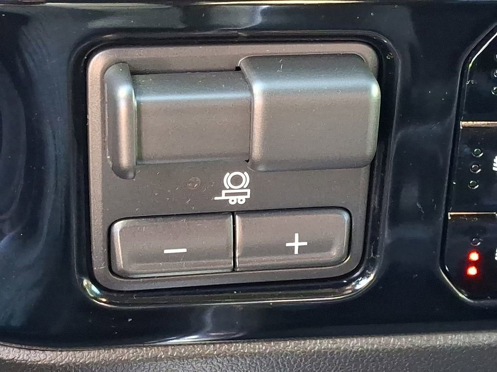 Used 2024 Chevrolet Silverado 2500 LTZ w/ LTZ Plus Package image 30