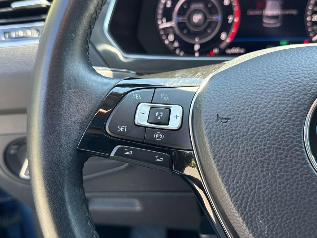 Used 2019 Volkswagen Tiguan SEL image 37
