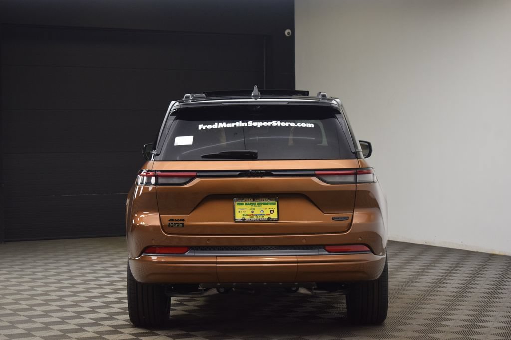 New 2026 Jeep Grand Cherokee Summit w/ Obsidian Package AWD/4WD image 11