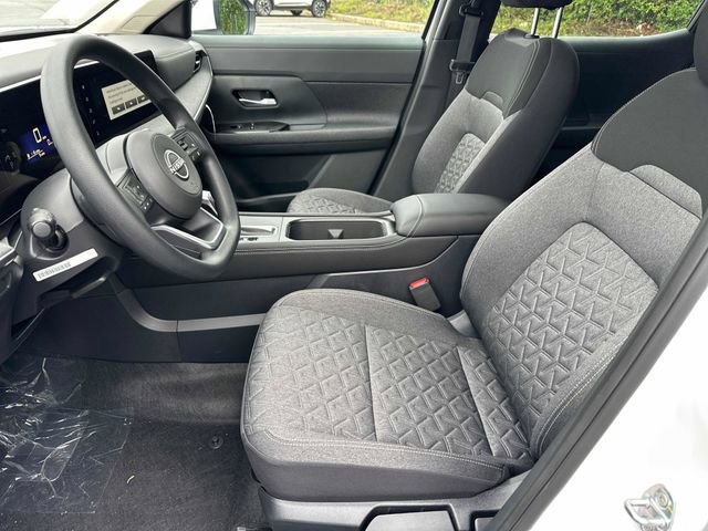 New 2025 Nissan Kicks SV w/ SV Premium Package image 9