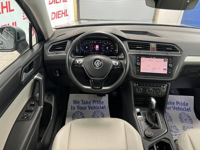 Used 2020 Volkswagen Tiguan SEL AWD/4WD image 34