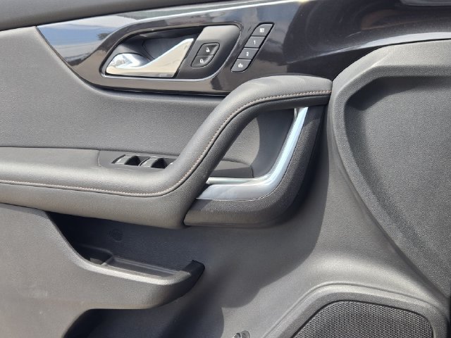 Used 2019 Chevrolet Blazer Premier w/ Driver Confidence II Package FWD image 14