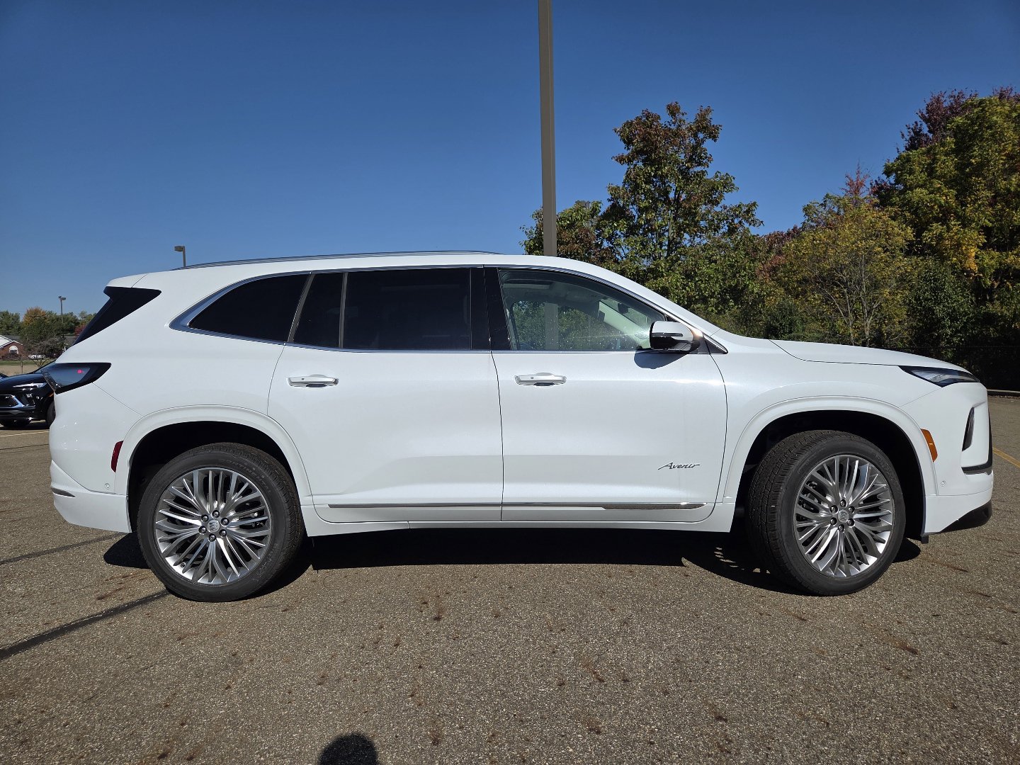 New 2027 Buick Enclave Avenir w/ LPO, Floor Liner Package AWD/4WD image 21