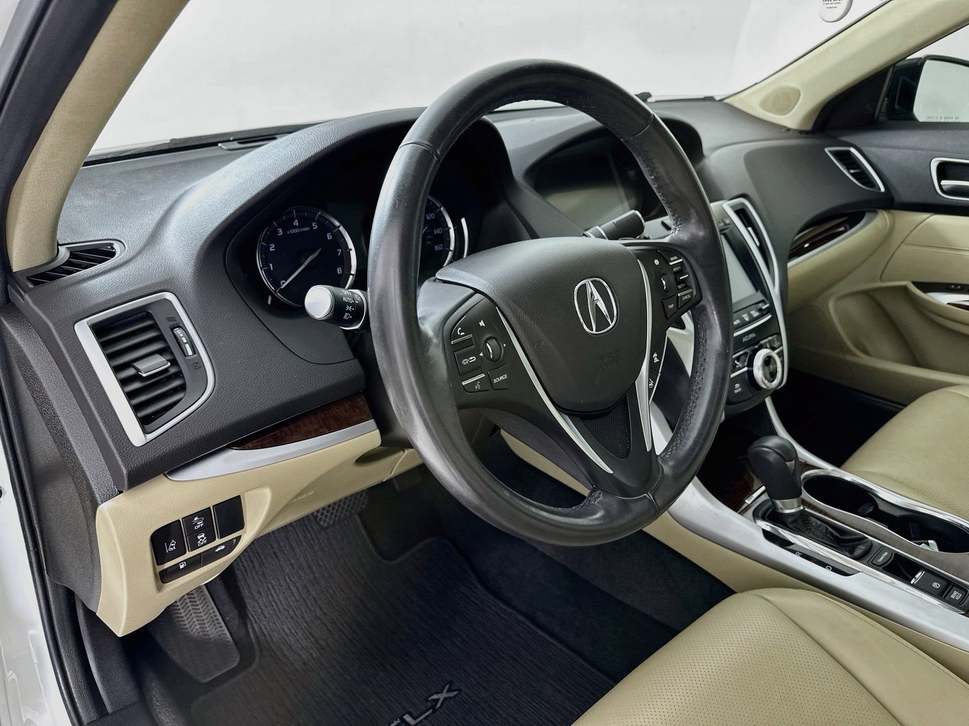 Used 2018 Acura TLX w/ Technology Package FWD image 10