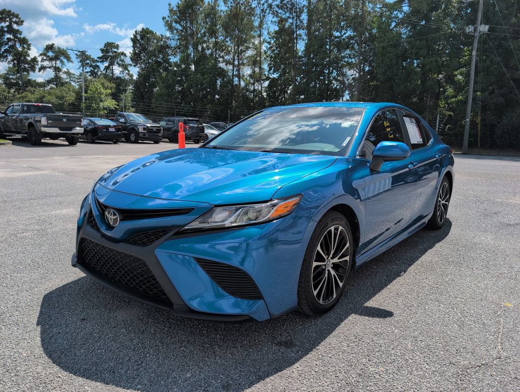 Used 2019 Toyota Camry SE FWD image 4