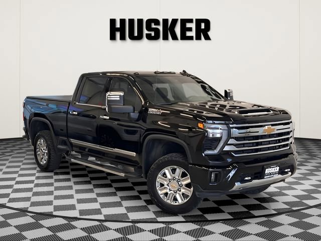 Used 2024 Chevrolet Silverado 2500 High Country w/ High Country Premium Package AWD/4WD image 1