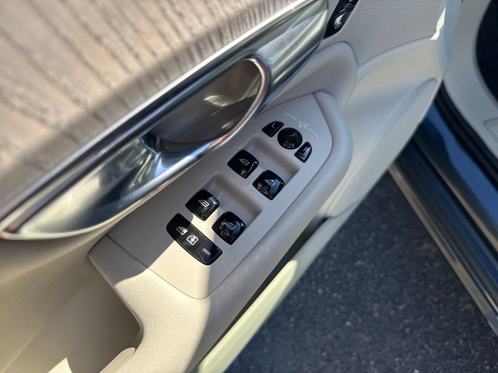 Used 2026 Volvo XC90 B6 Ultra image 14