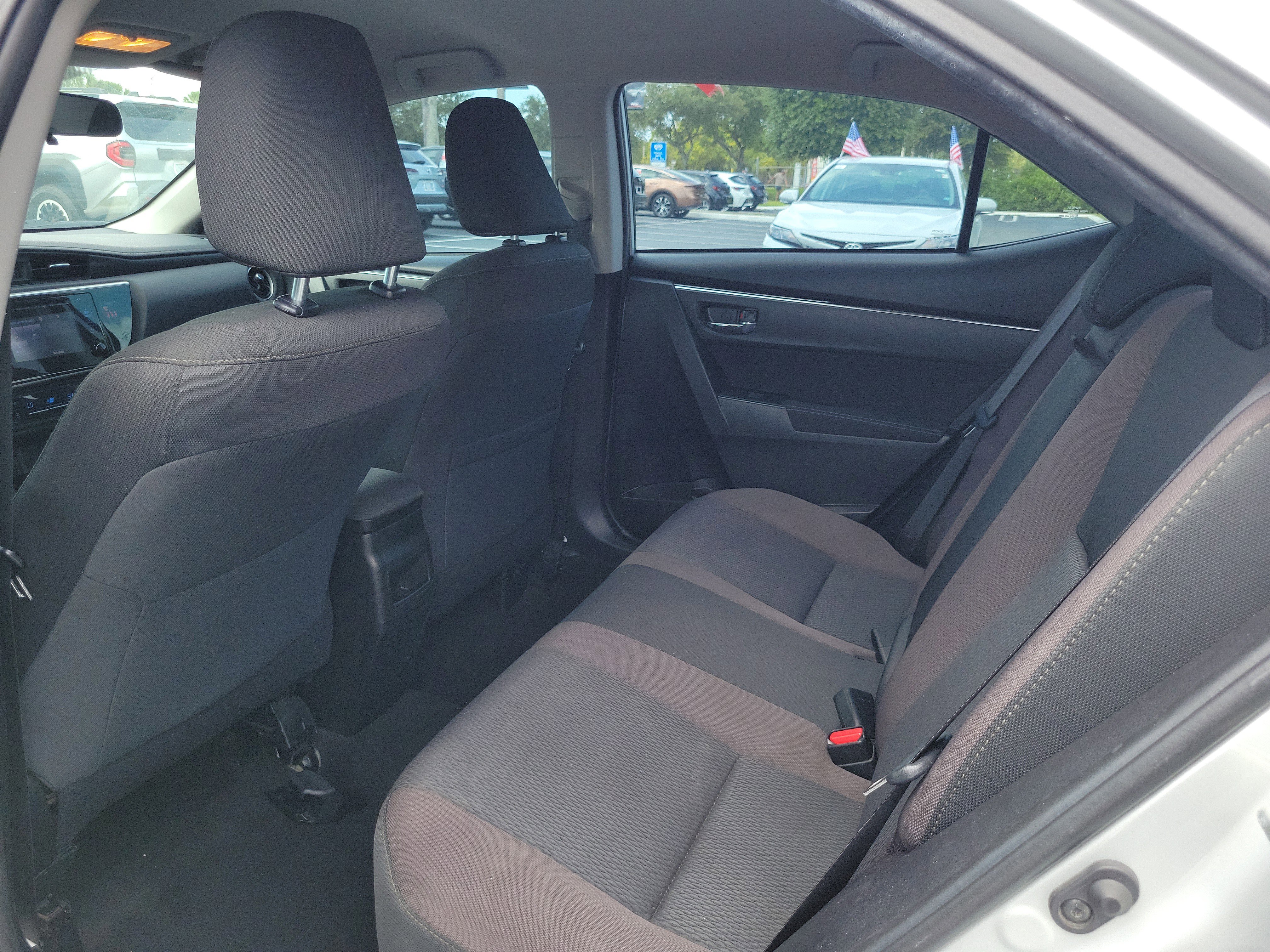 Used 2019 Toyota Corolla LE FWD image 18