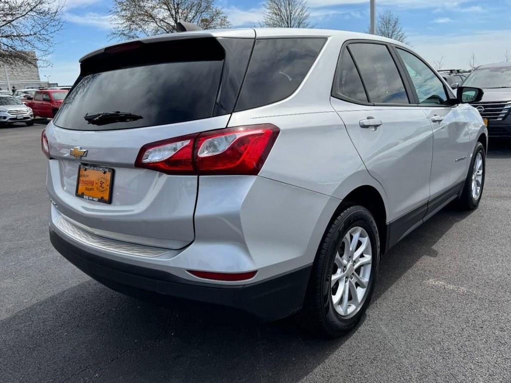 Used 2020 Chevrolet Equinox LS w/ LS Convenience Package image 3