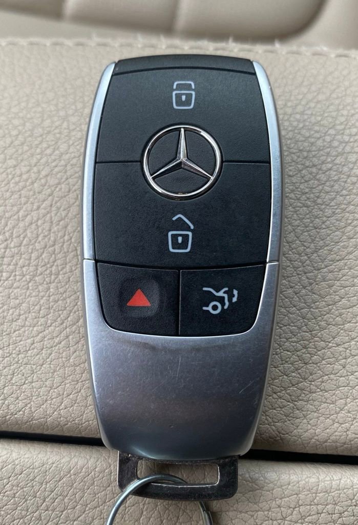 Used 2019 Mercedes-Benz C 300 4MATIC Cabriolet image 37