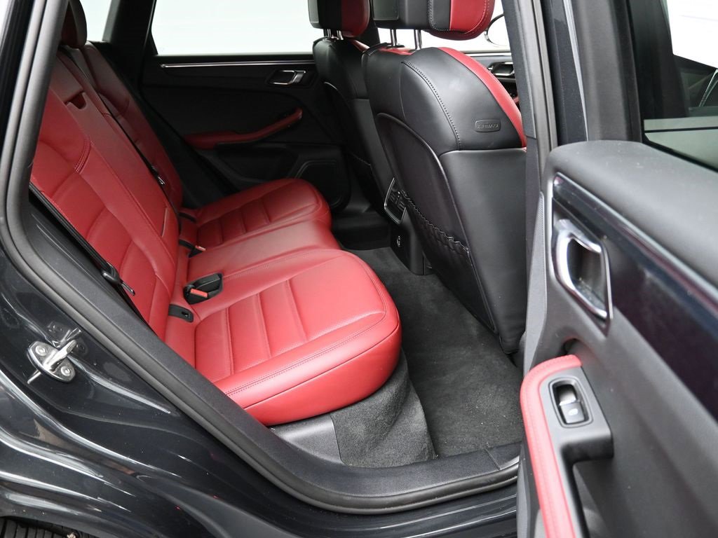 Certified 2023 Porsche Macan GTS image 23