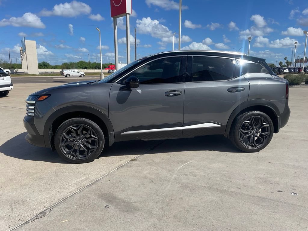 Certified 2025 Nissan Kicks SR FWD image 4