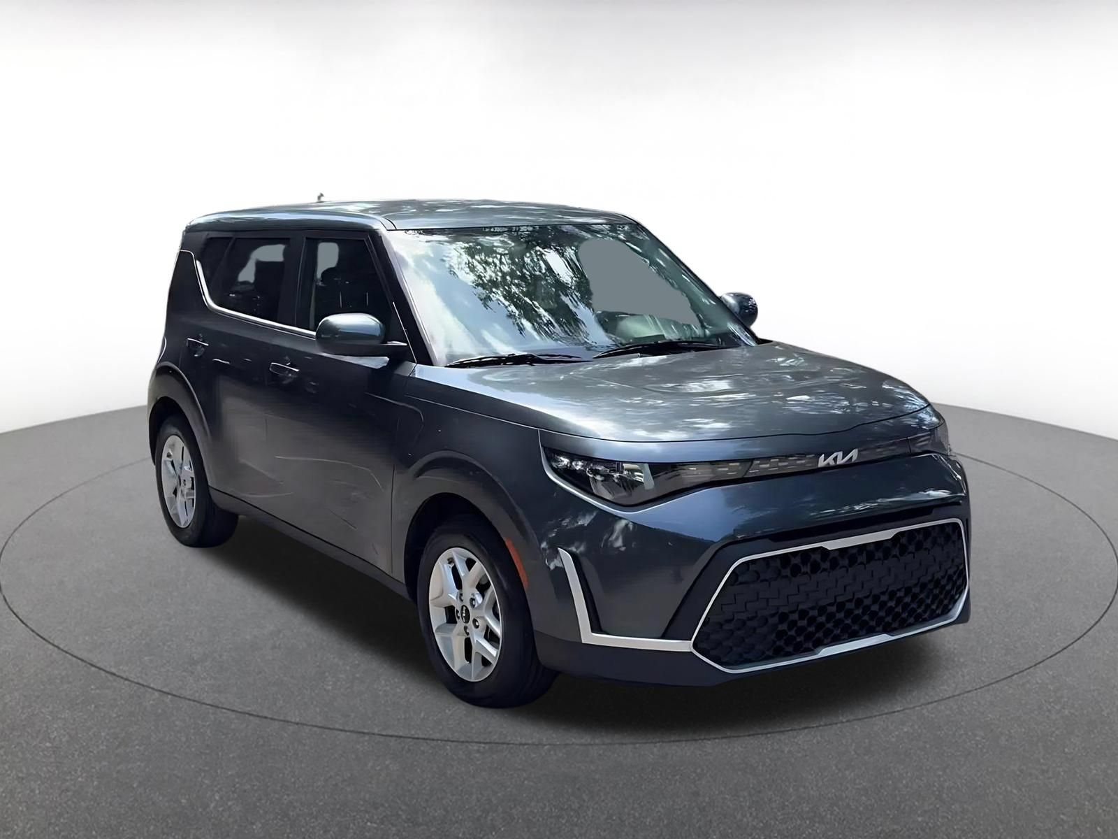 Used 2025 Kia Soul LX w/ LX Technology Package FWD image 3