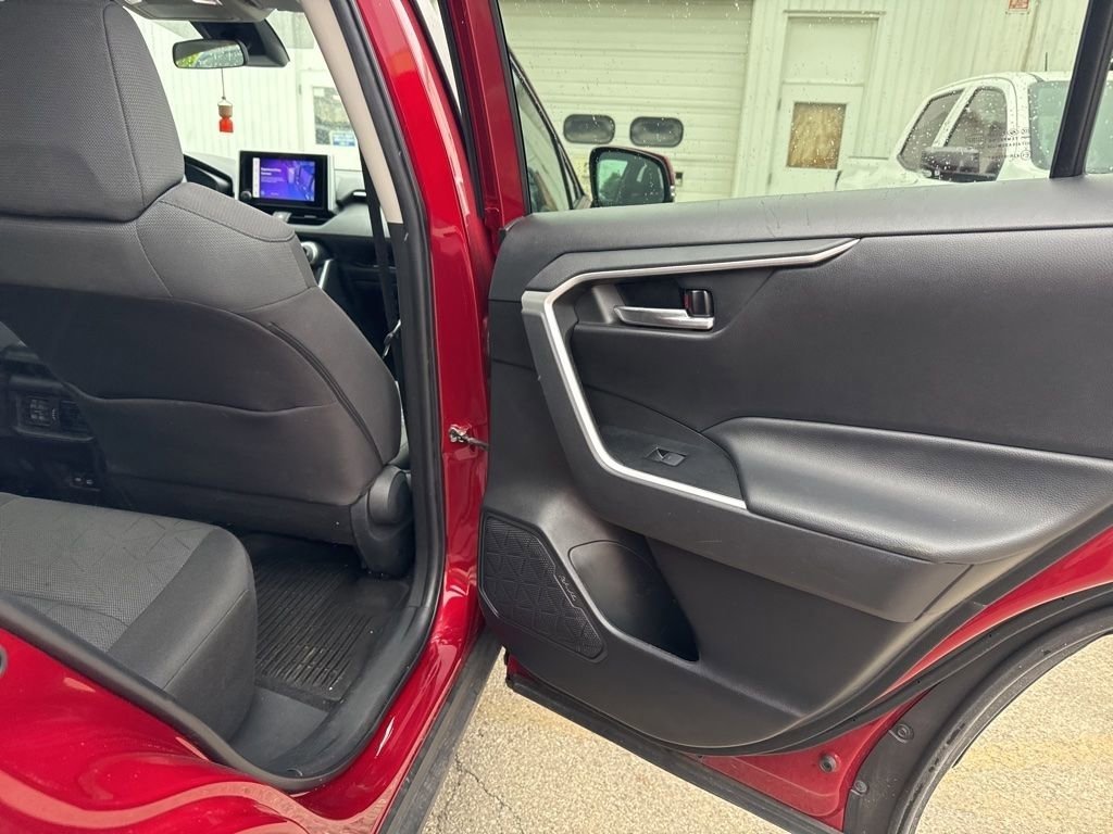 Used 2023 Toyota RAV4 XLE FWD image 18