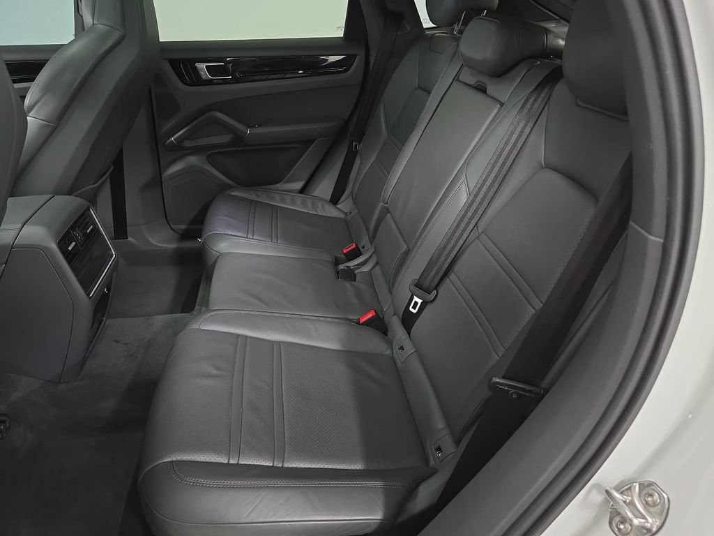 Certified 2020 Porsche Cayenne AWD/4WD image 27