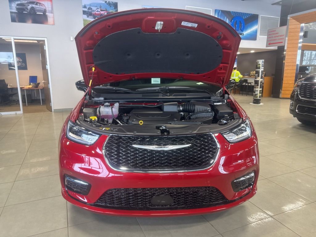 New 2025 Chrysler Pacifica Select image 43
