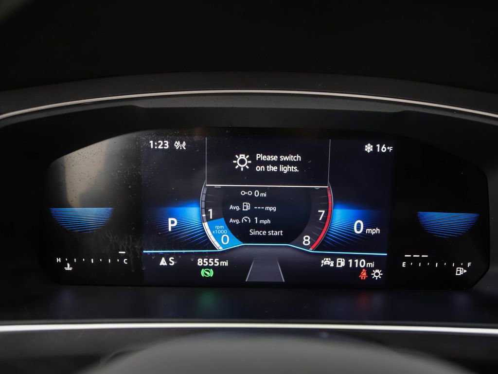 Used 2024 Volkswagen Tiguan SE R-Line image 14